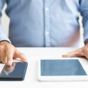 Alistamiento y configuración de dispositivos móviles corporativos como teléfonos y tabletas